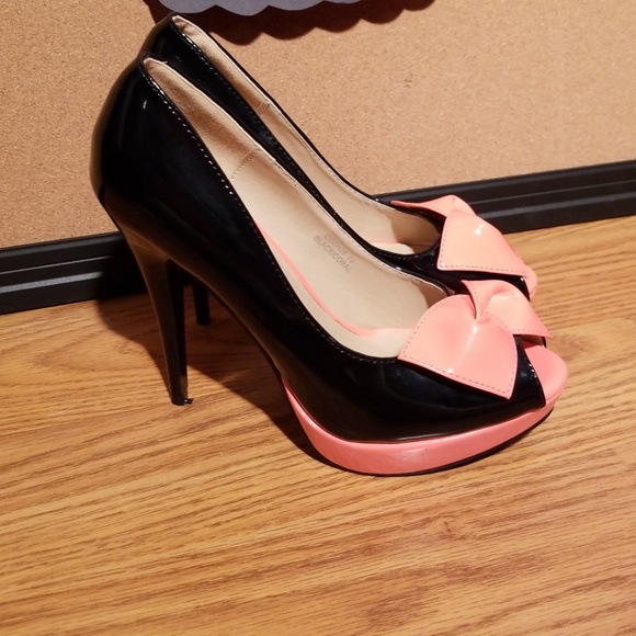 CR Collection Black / Coral 5" Peeptoe Heels - Picture 4 of 7